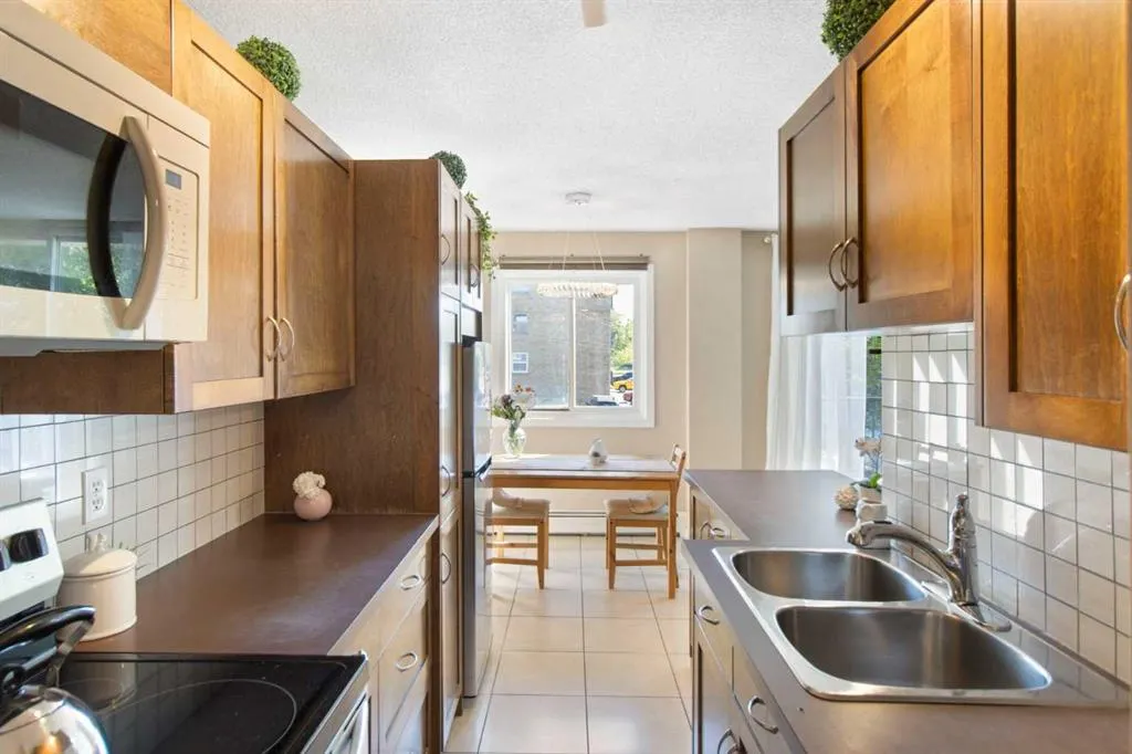 635 57 Avenue SW, #201