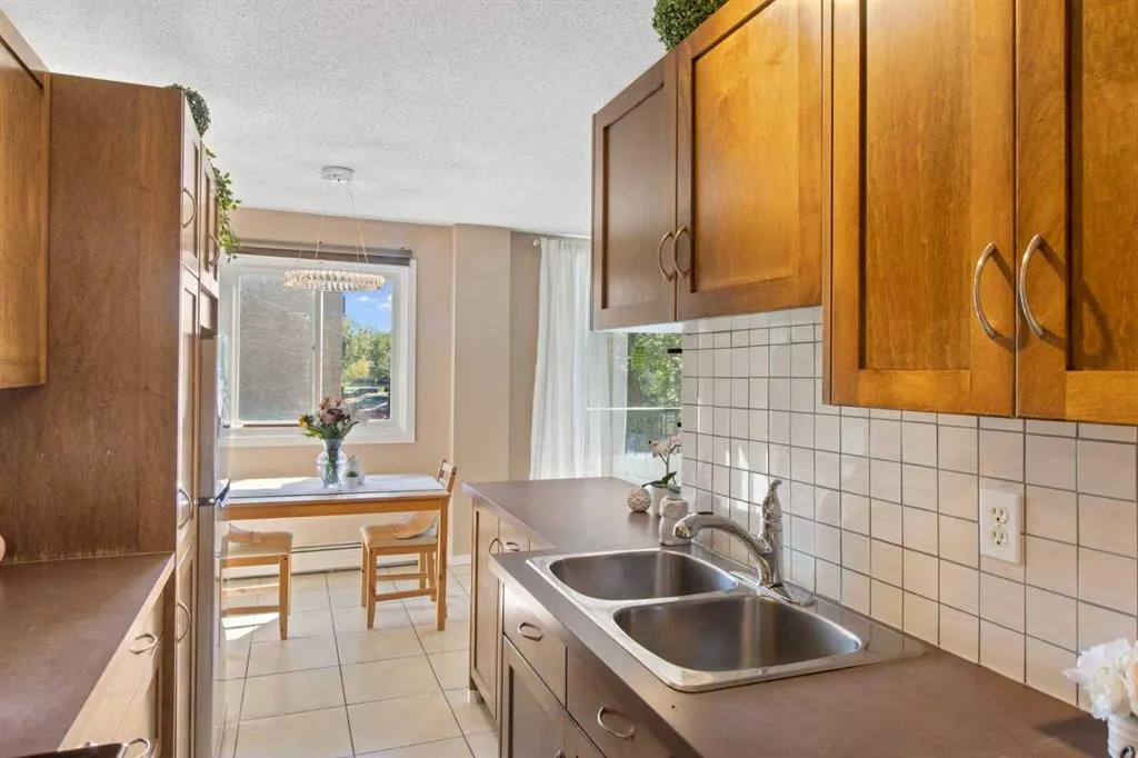 635 57 Avenue SW, #201