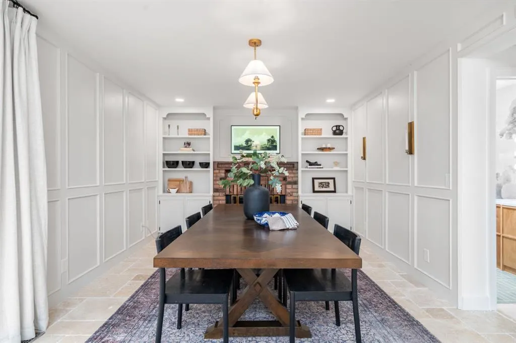 211 Hunters Place