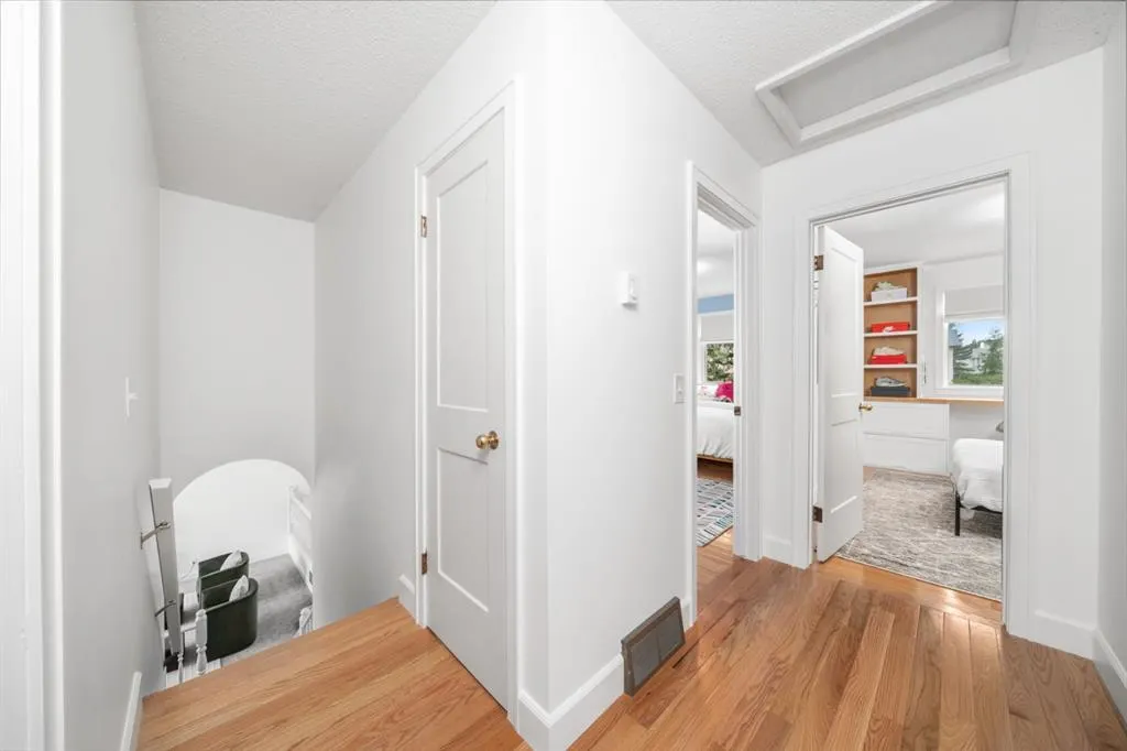 211 Hunters Place