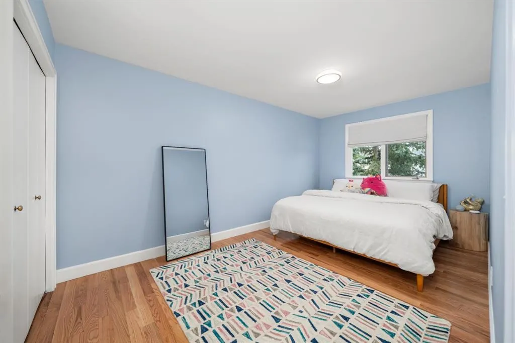 211 Hunters Place