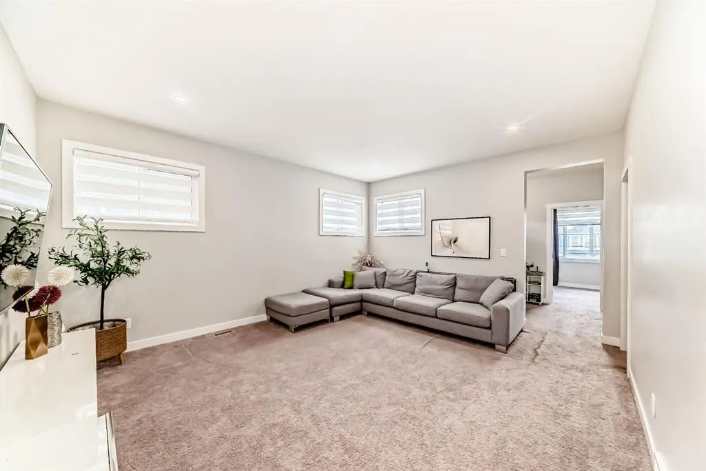 34 Carringsby Landing NW