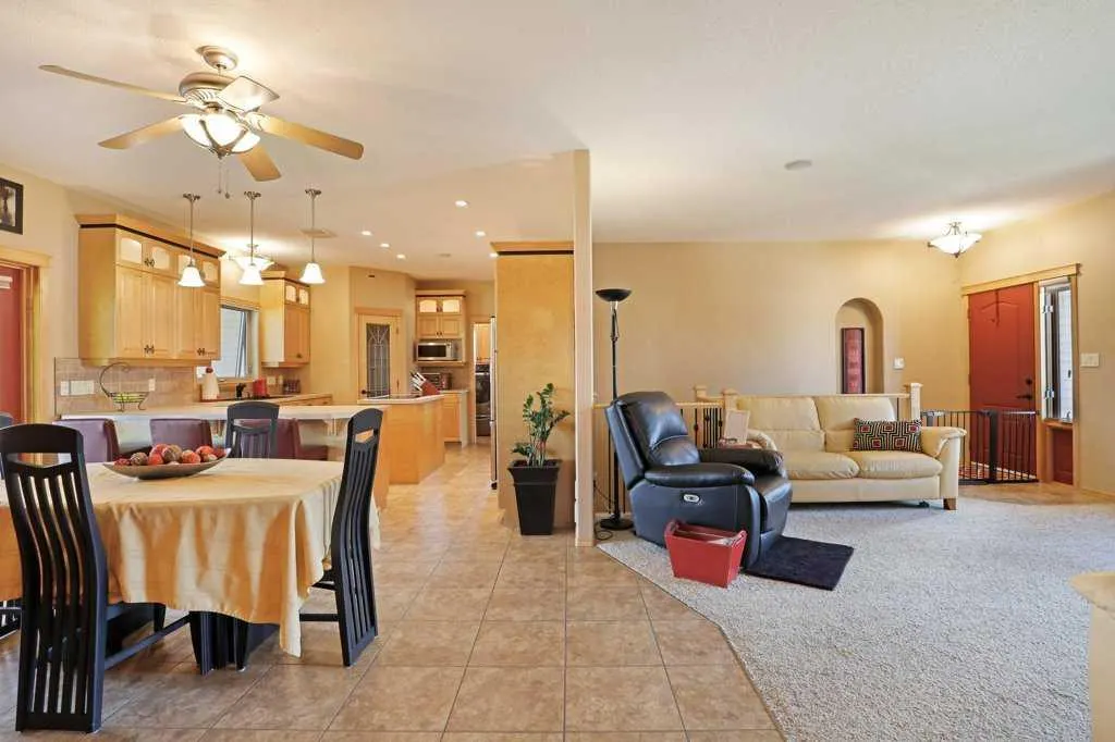 4 SouthShore Close E