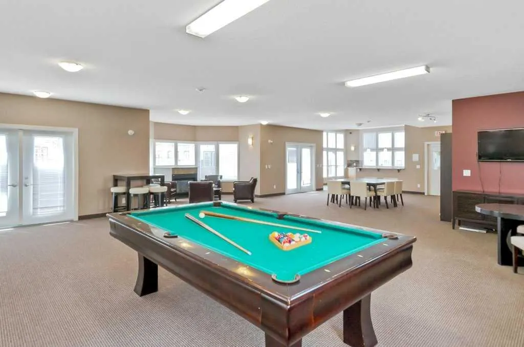 60 Royal Oak Plaza NW, #127