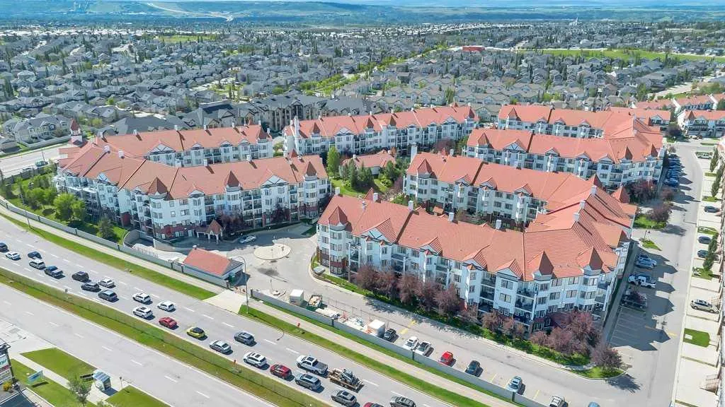 60 Royal Oak Plaza NW, #127