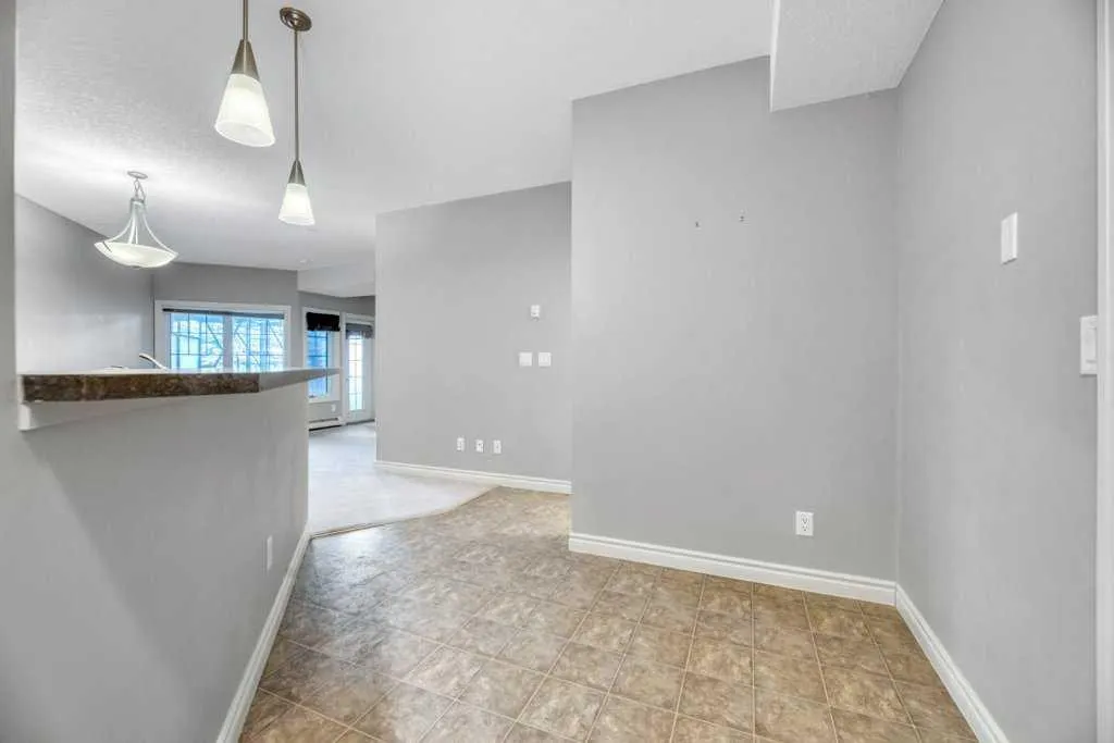 60 Royal Oak Plaza NW, #127