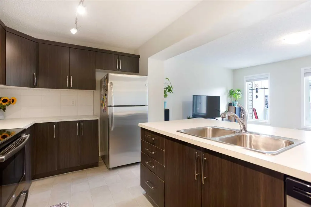 176 Windstone Link SW
