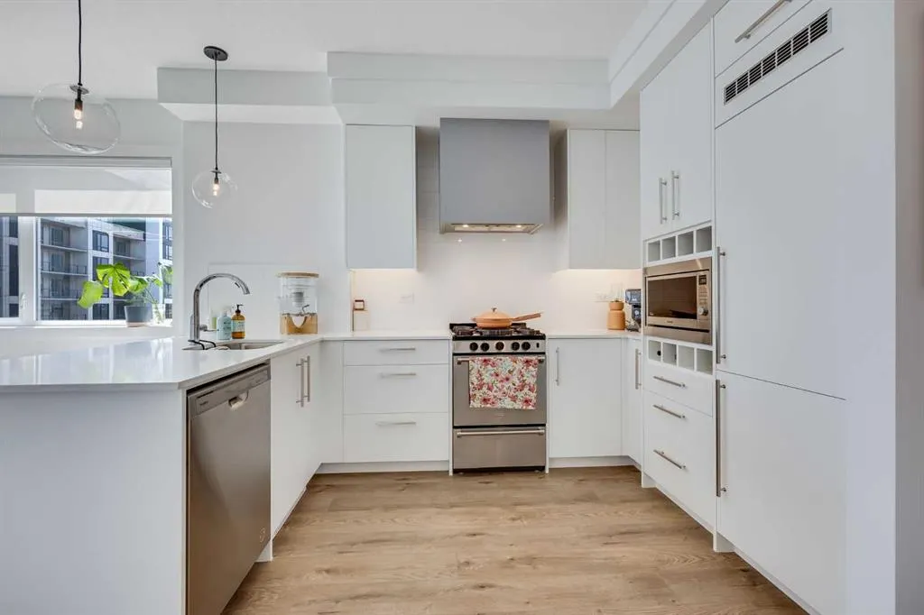 8230 Broadcast Avenue, #402