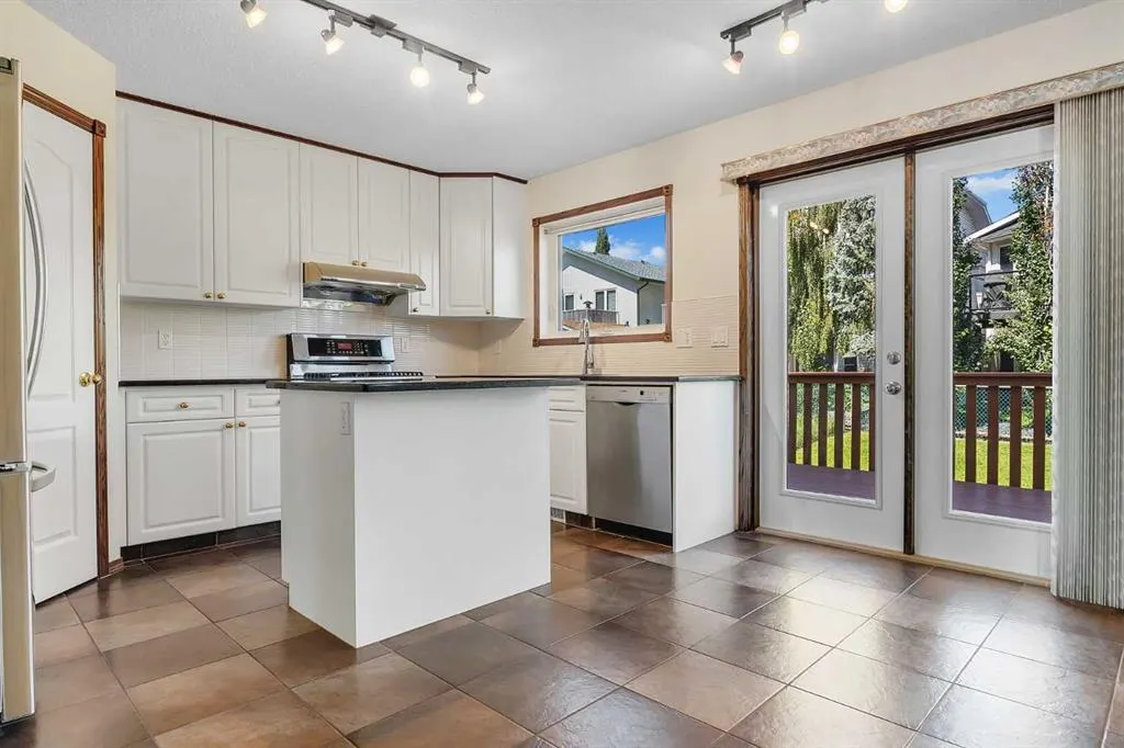 62 Arbour Wood Crescent NW