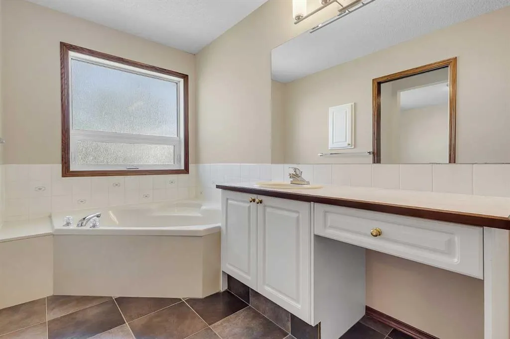 62 Arbour Wood Crescent NW