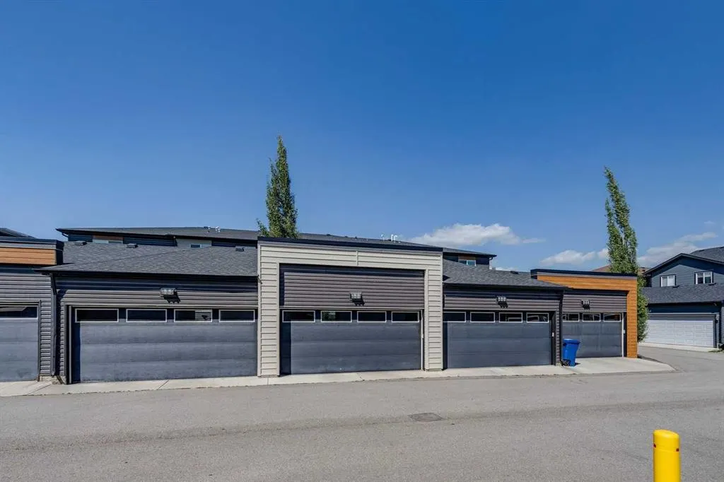 385 Midtown Gate SW