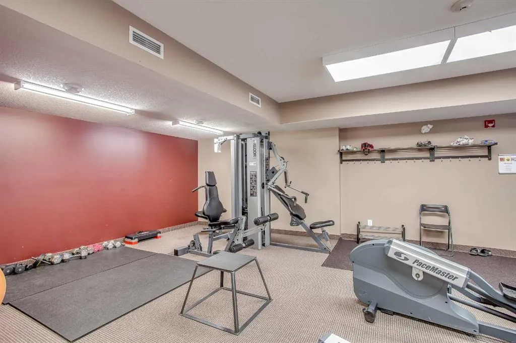 70 Royal Oak Plaza NW, #102