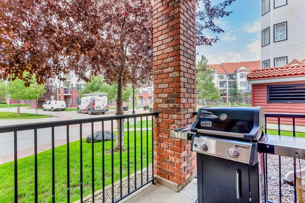 70 Royal Oak Plaza NW, #102