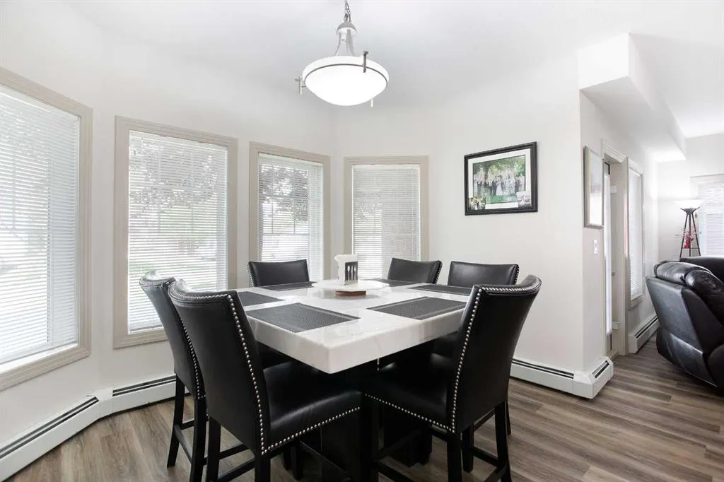 70 Royal Oak Plaza NW, #102