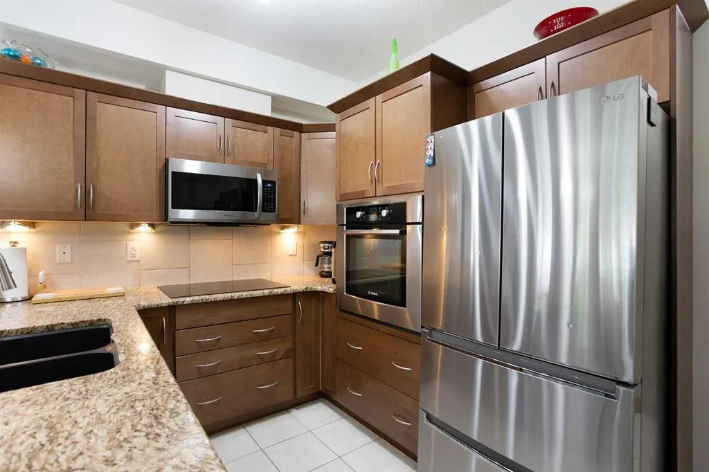 70 Royal Oak Plaza NW, #102