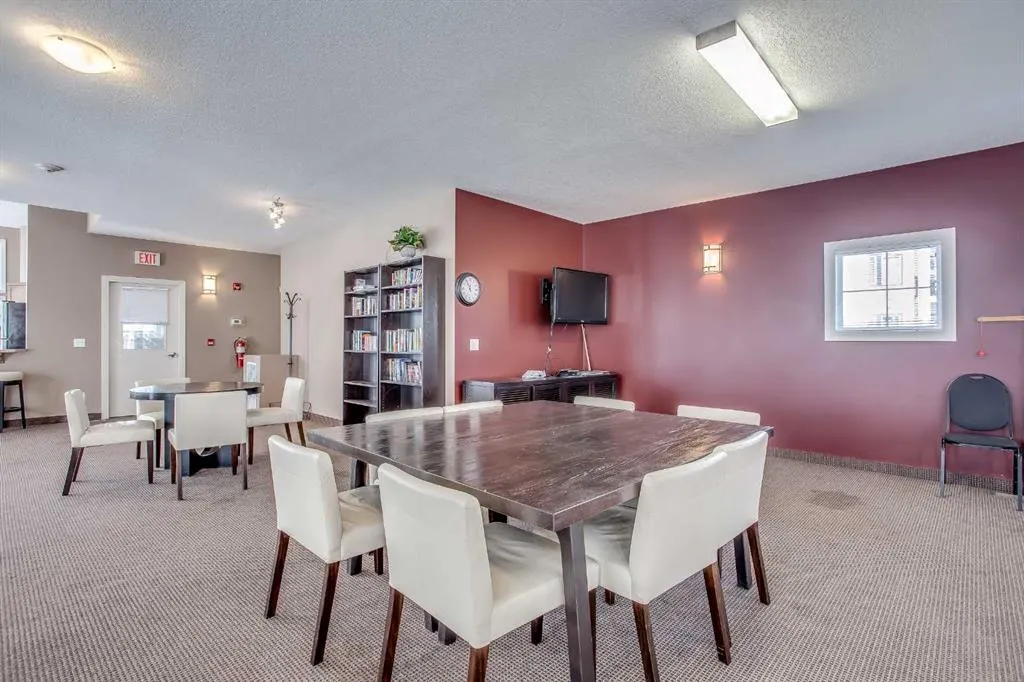 70 Royal Oak Plaza NW, #102