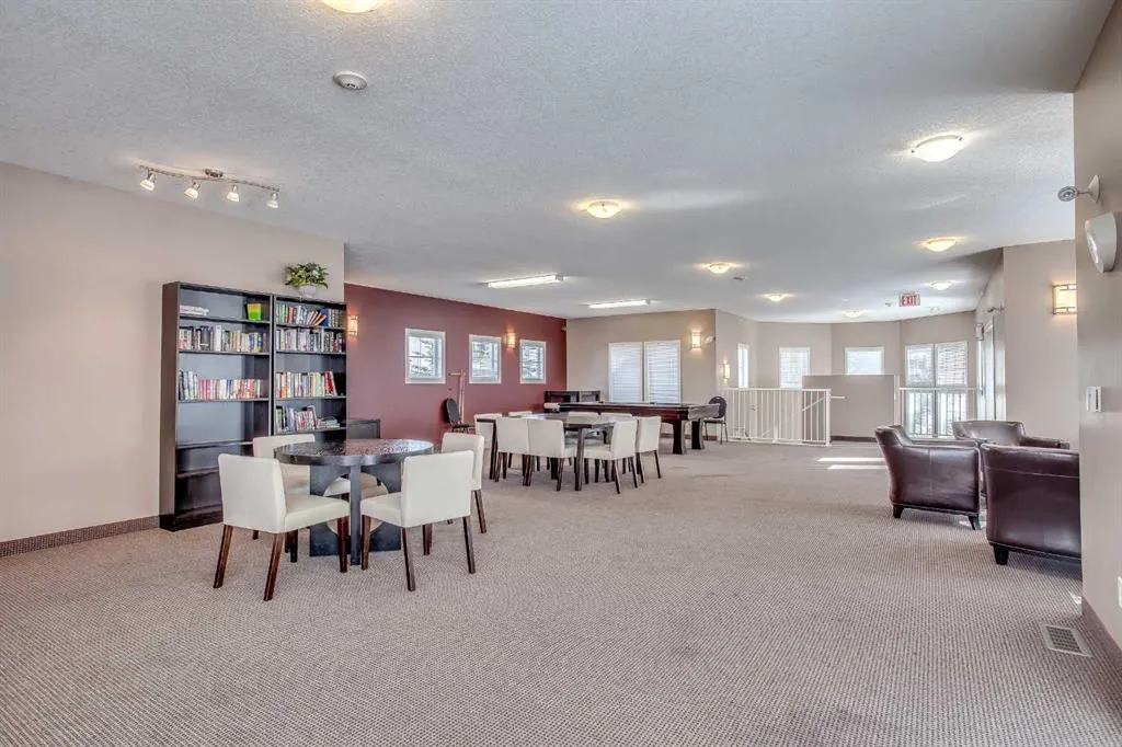 70 Royal Oak Plaza NW, #102