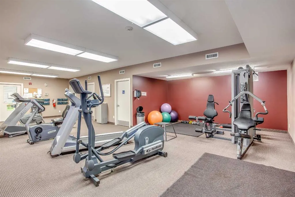 70 Royal Oak Plaza NW, #102