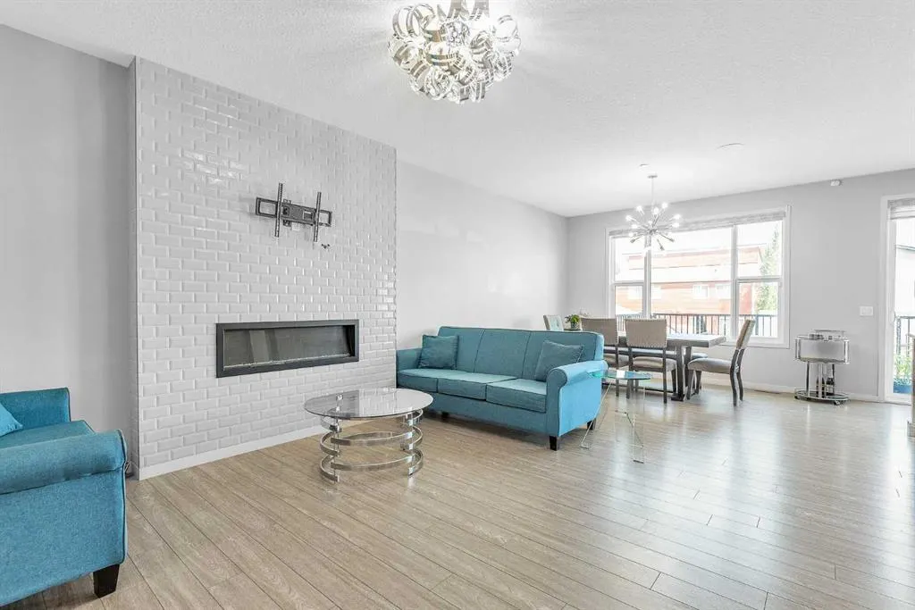 69 Howse Common NE