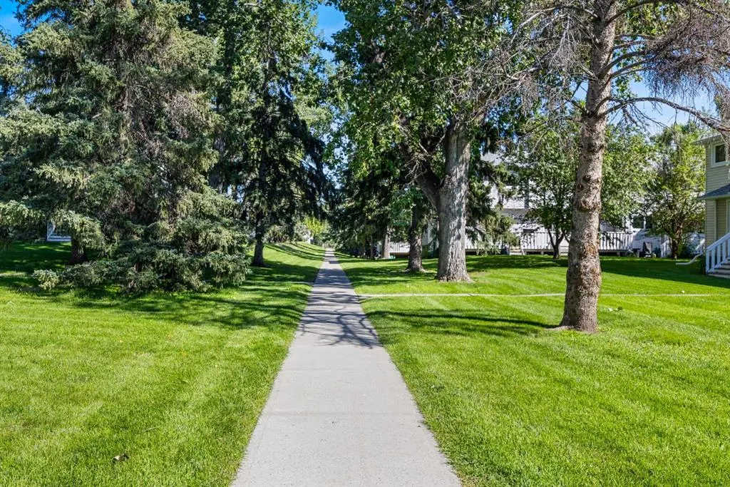 225 Killarney Glen Court SW