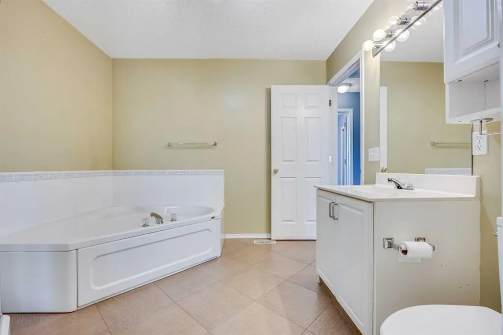 225 Killarney Glen Court SW