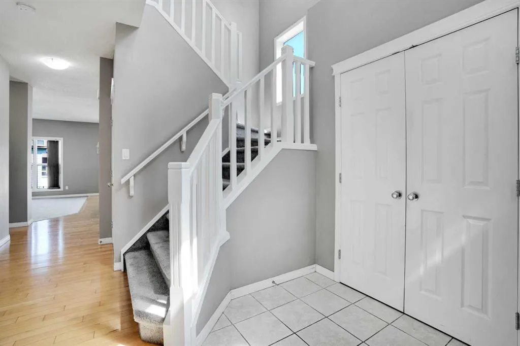 27 Taralake Mews NE