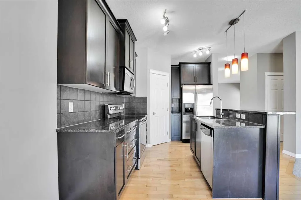 27 Taralake Mews NE