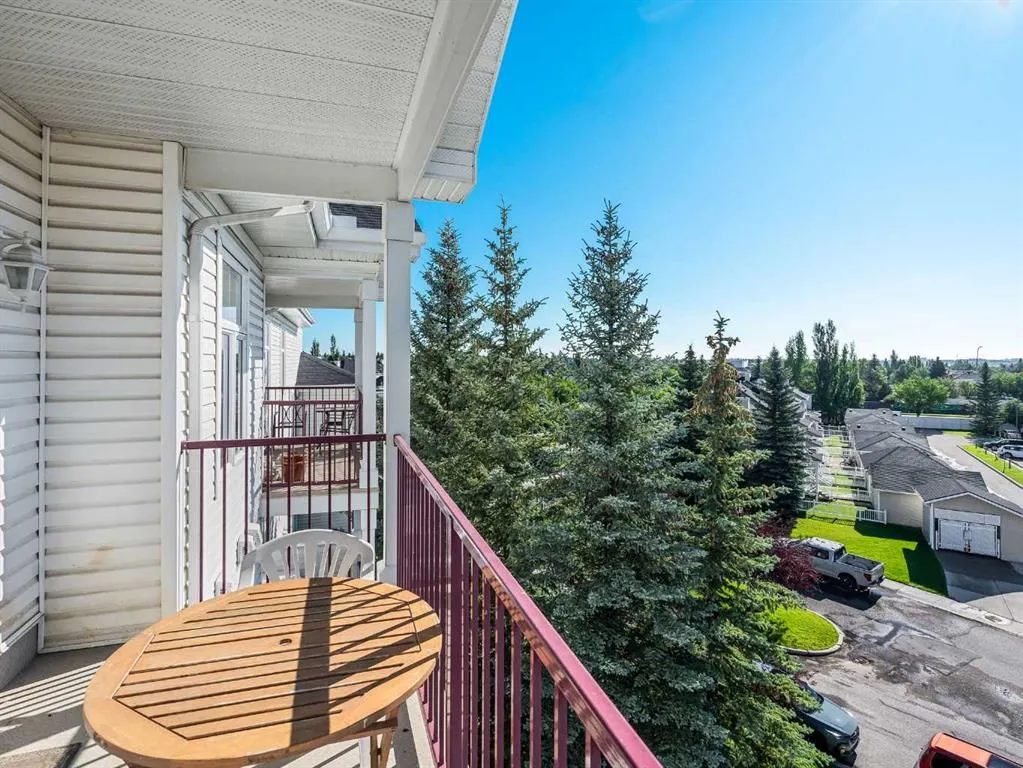 8 County Village Bay, #410