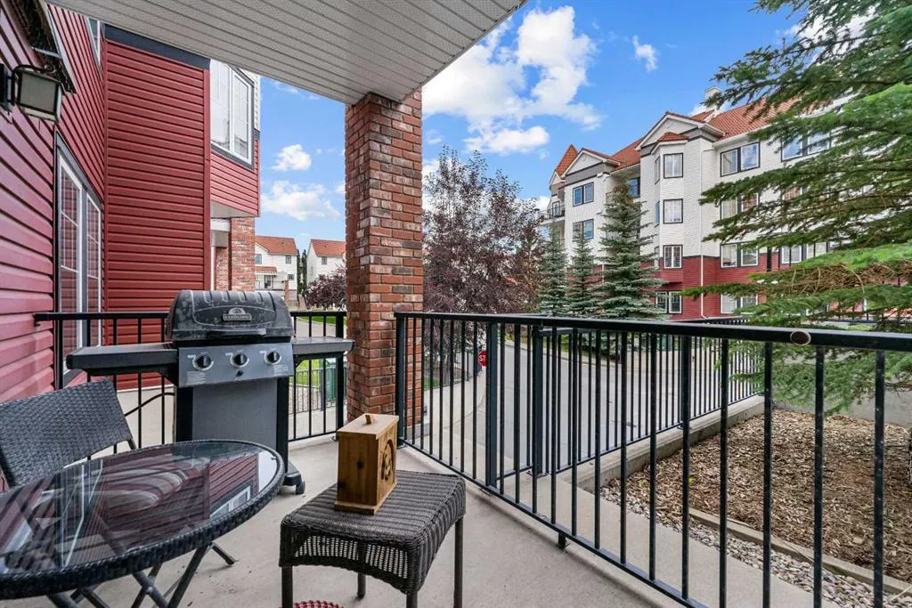 20 Royal Oak Plaza NW, #140