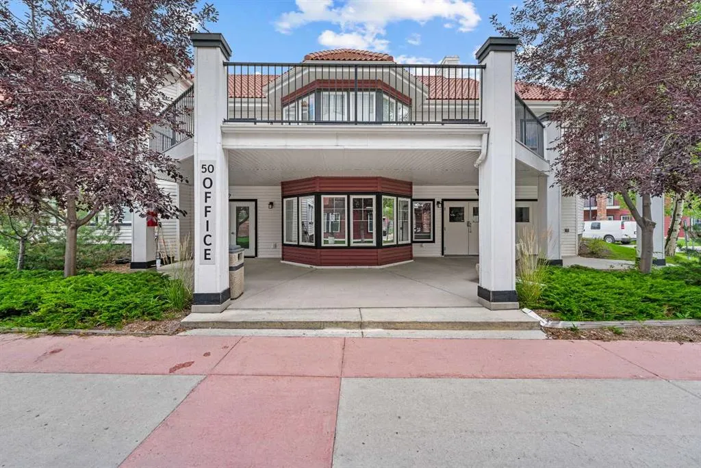 20 Royal Oak Plaza NW, #140