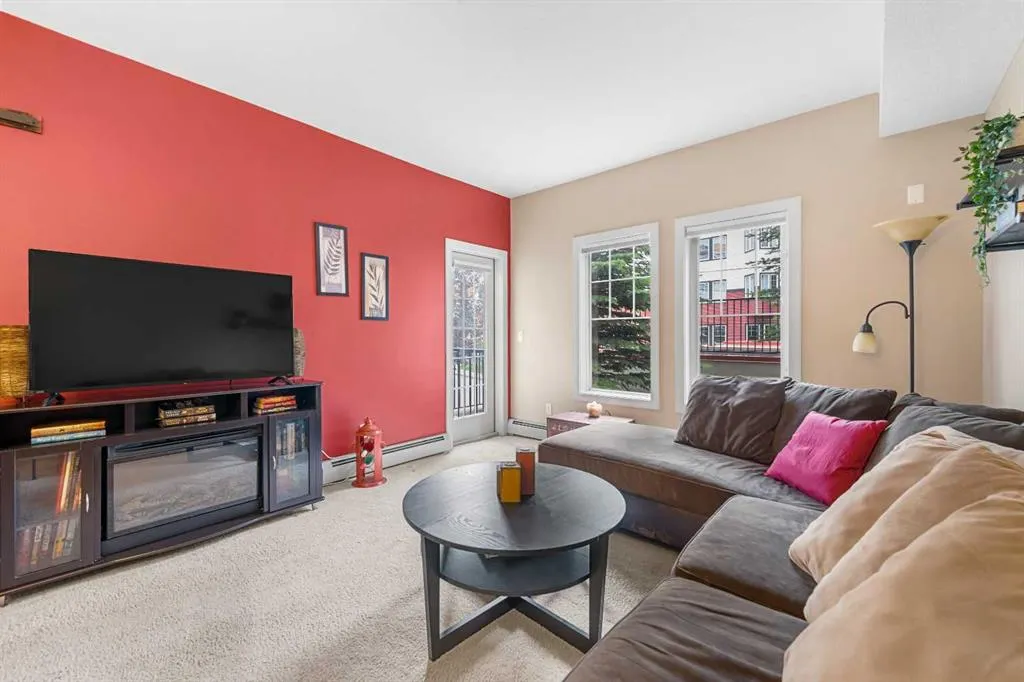 20 Royal Oak Plaza NW, #140