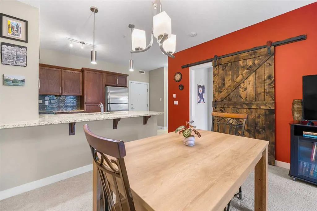 20 Royal Oak Plaza NW, #140