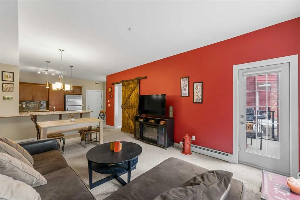 20 Royal Oak Plaza NW, #140