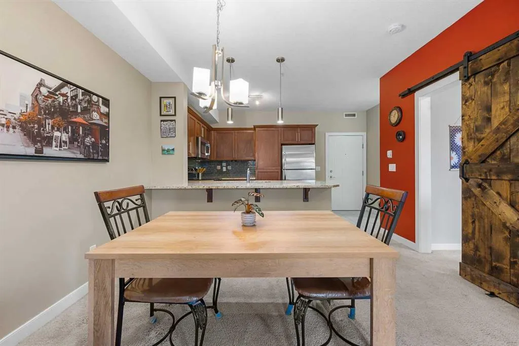 20 Royal Oak Plaza NW, #140
