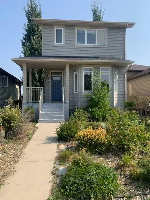 512 Silkstone Crescent W