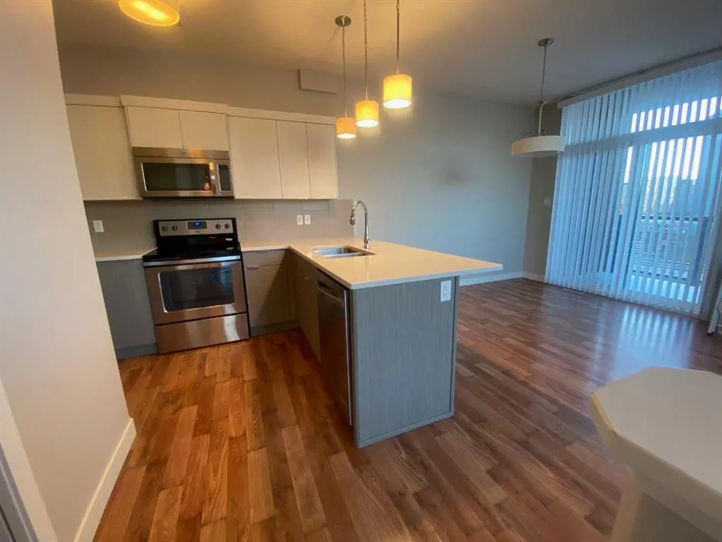 35 Aquitania Circle W, #901