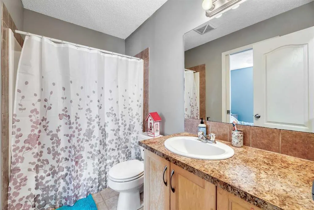 205 Strathaven Mews