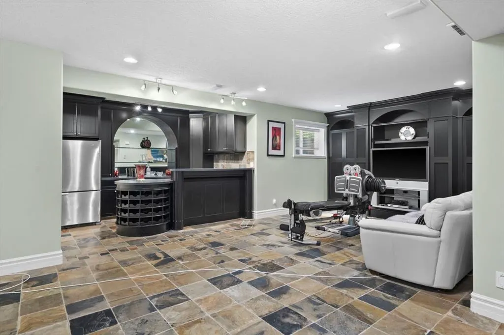 45 Royal Terrace NW