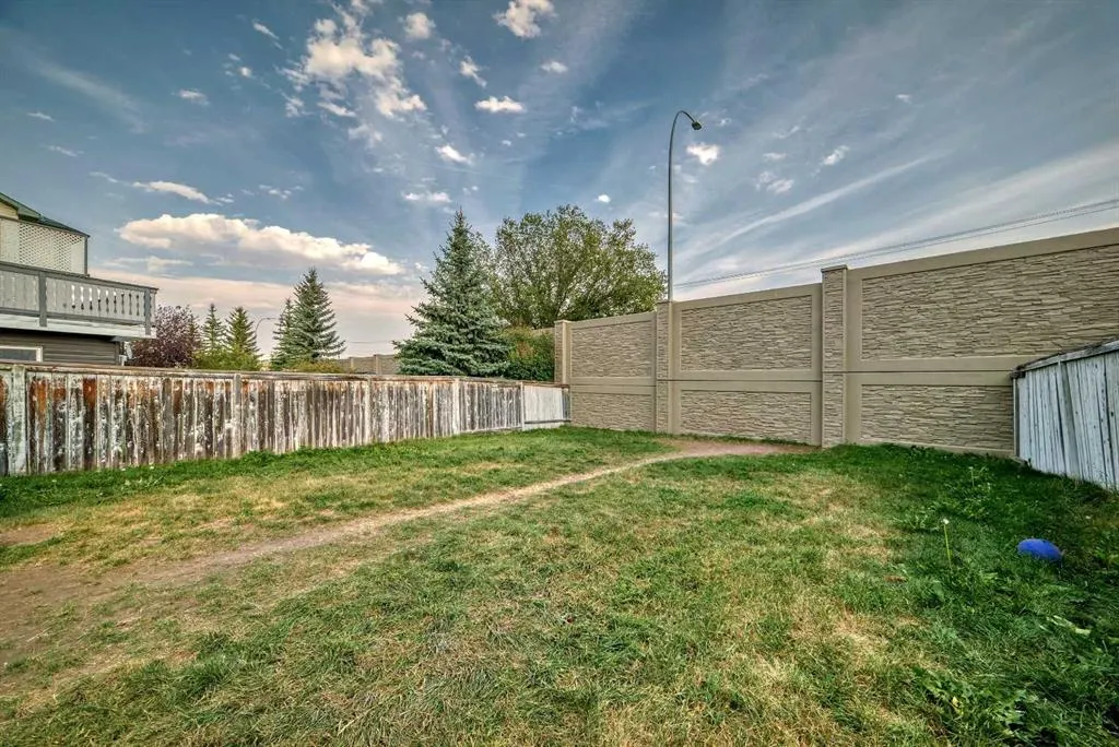 172 Panorama Hills Place NW