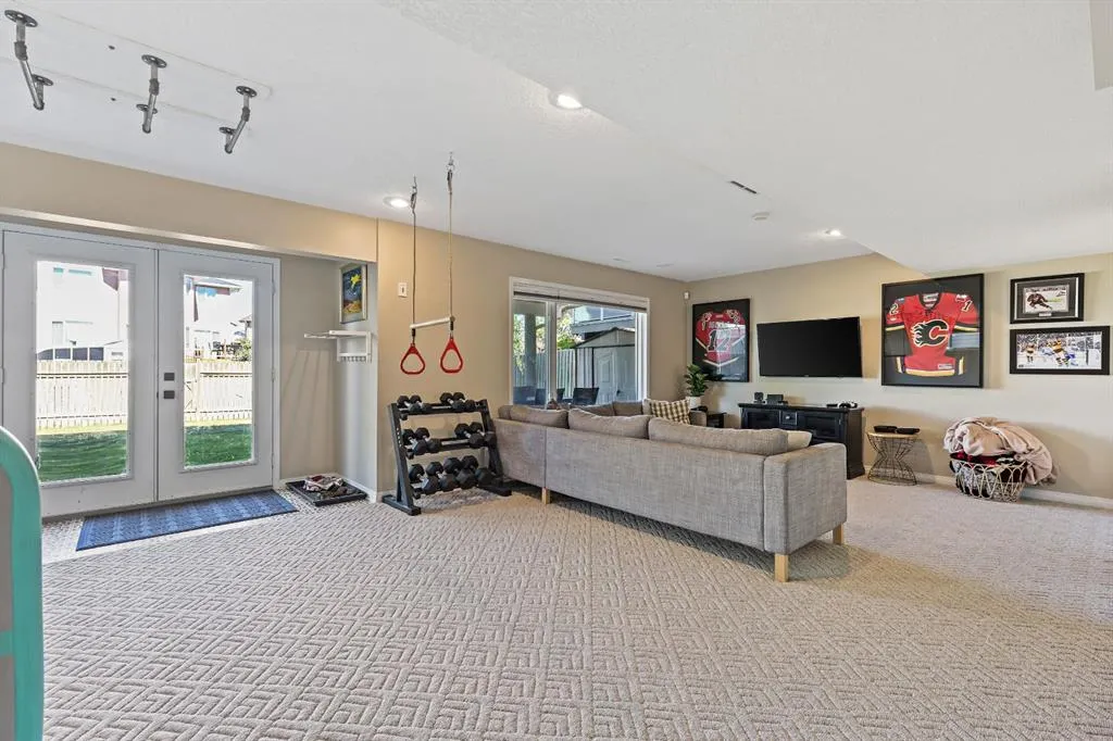 44 Cimarron Crescent