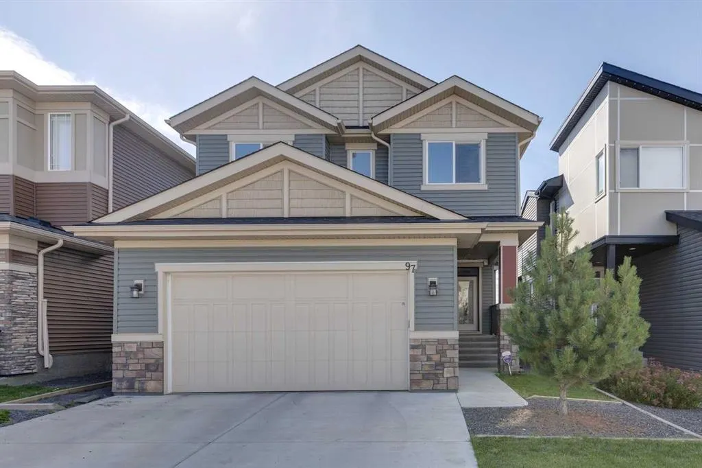 97 Sage Bluff Close NW