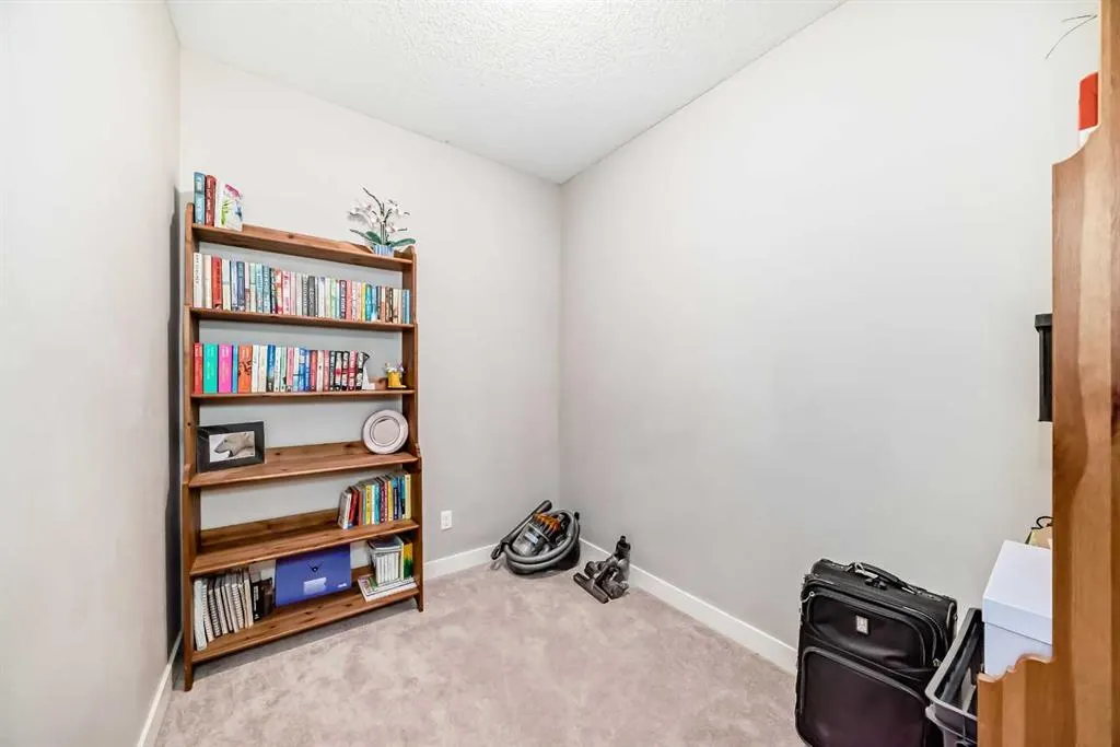3950 46 Avenue NW, #211