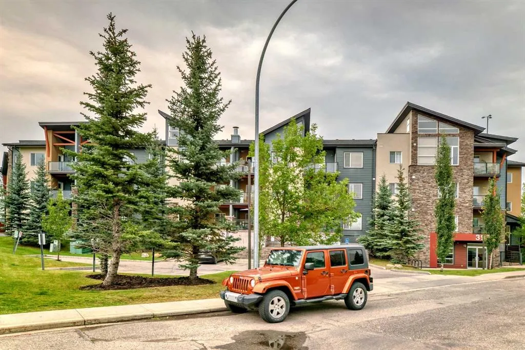 3950 46 Avenue NW, #211