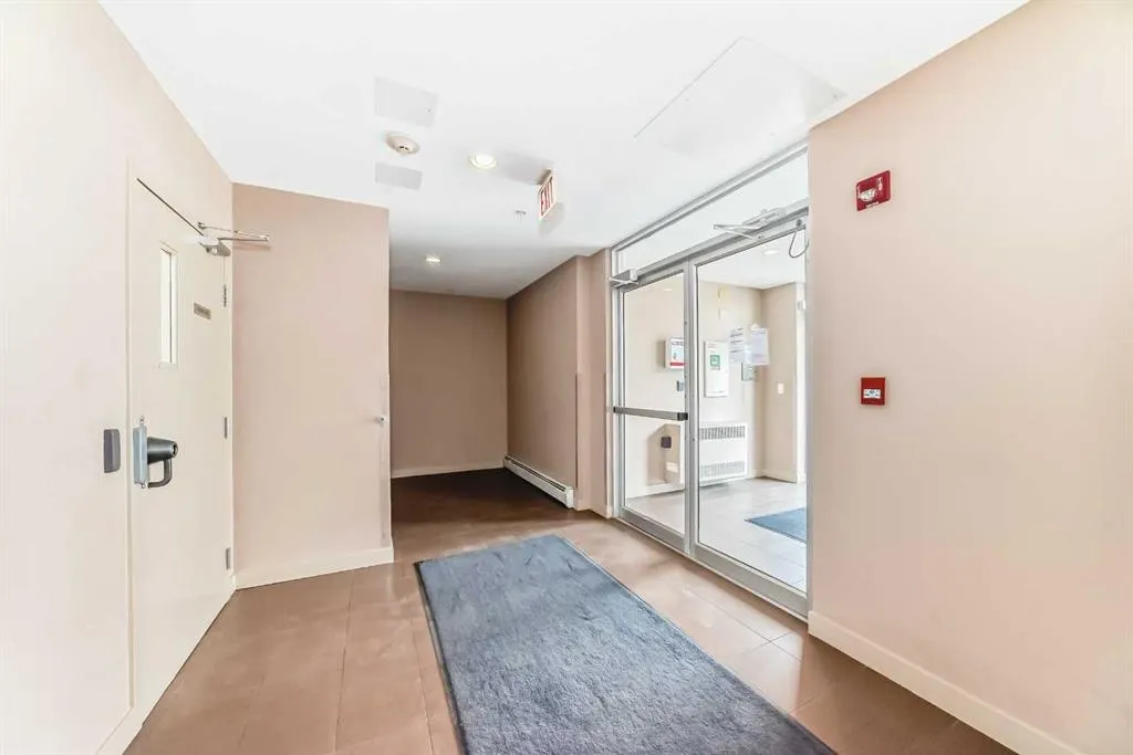 3950 46 Avenue NW, #211