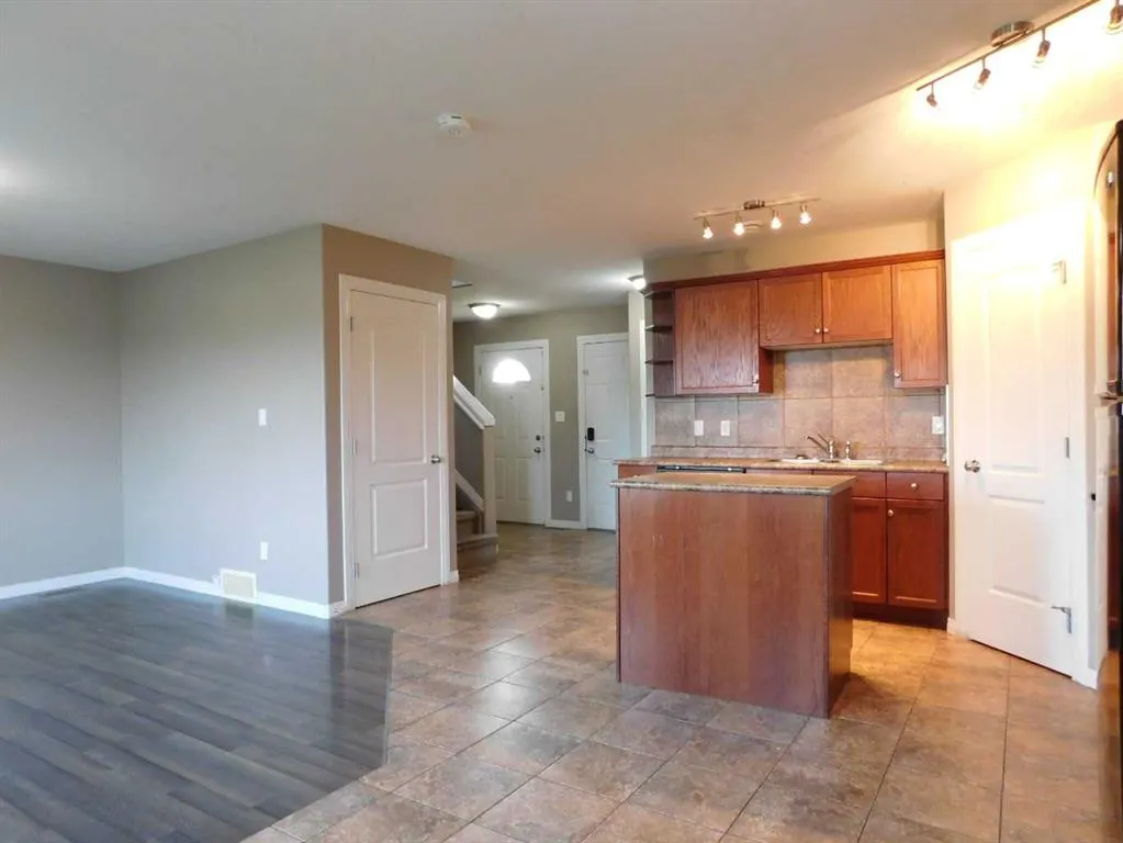 6802 50 Avenue, #11