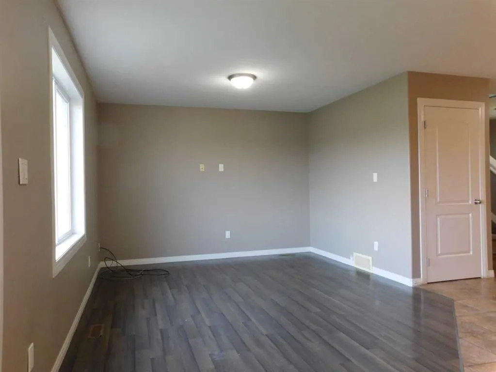 6802 50 Avenue, #11