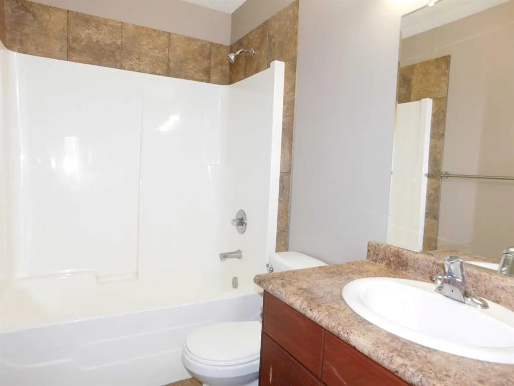 6802 50 Avenue, #11