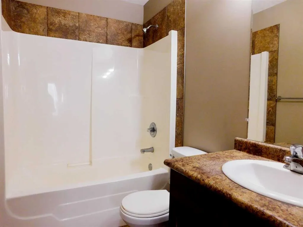 6802 50 Avenue, #11