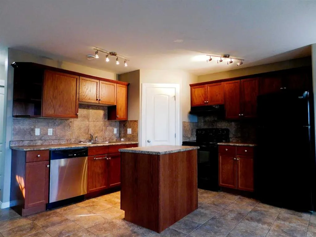 6802 50 Avenue, #11