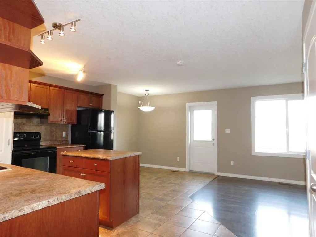 6802 50 Avenue, #11